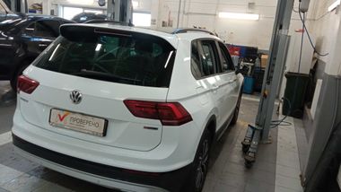 Volkswagen Tiguan 2019 года, 87 611 км - вид 3