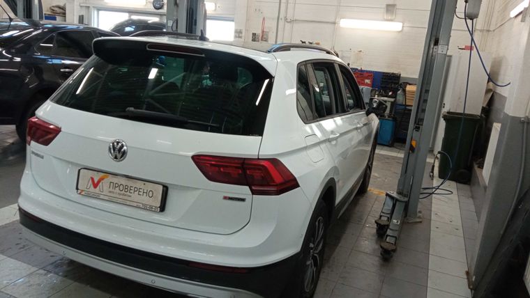 Volkswagen Tiguan 2019 года, 87 611 км - вид 3