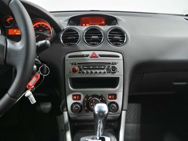 Peugeot 308 2011 года, 183 873 км - вид 10