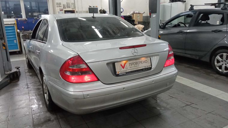 Mercedes-Benz E-класс 2003 года, 199 895 км - вид 4