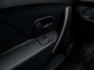 Renault Logan 2016 года, 240 000 км - вид 9