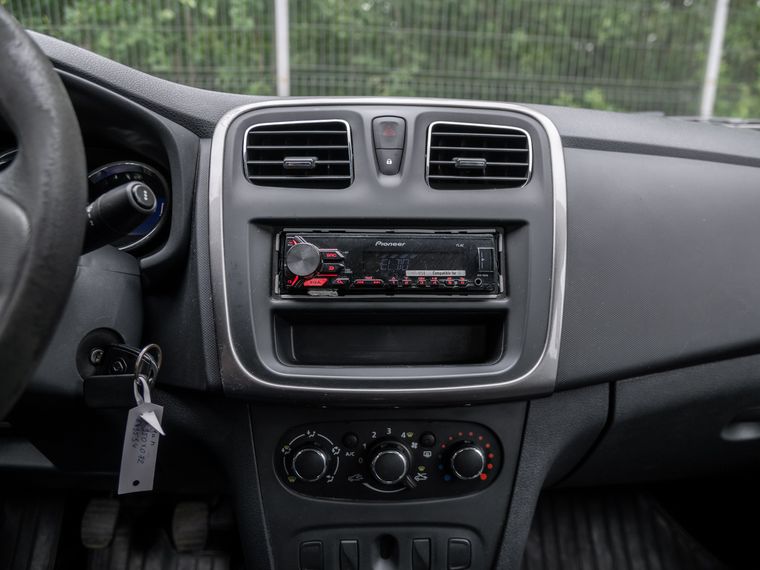Renault Logan 2016 года, 240 000 км - вид 7