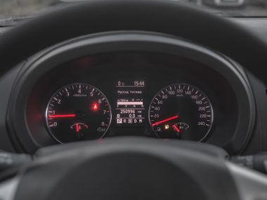 Nissan X-Trail 2011 года, 250 000 км - вид 5