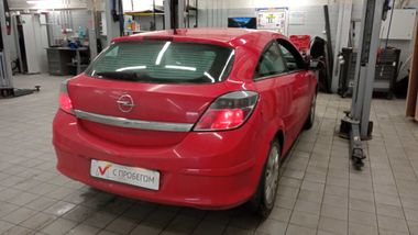 Opel Astra GTC 2008 года, 98 309 км - вид 3