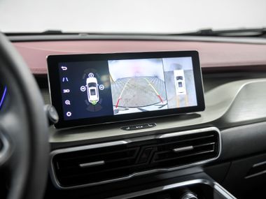 Белый Geely Coolray 2023 года | VIN 439220