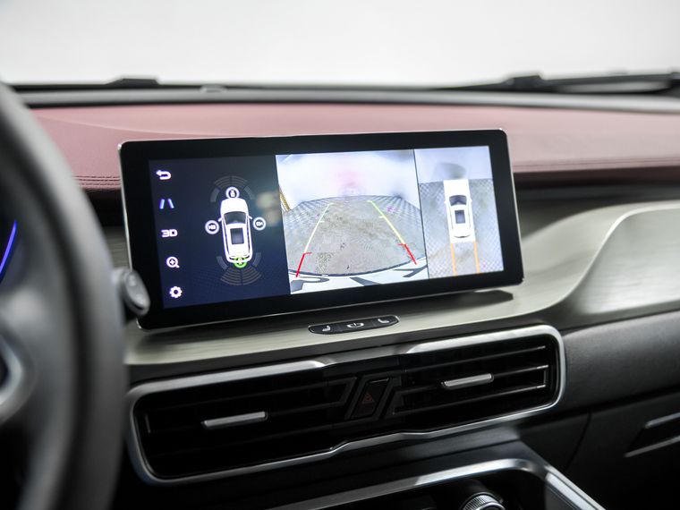 Белый Geely Coolray 2023 года | VIN 439220