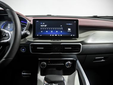 Белый Geely Coolray 2023 года | VIN 439220