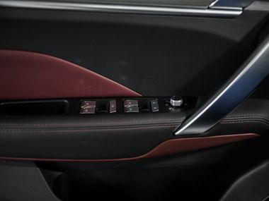 Белый Geely Coolray 2023 года | VIN 439220