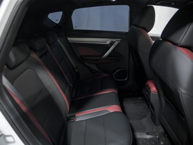 Белый Geely Coolray 2023 года | VIN 439220