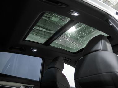 Белый Geely Coolray 2023 года | VIN 439220