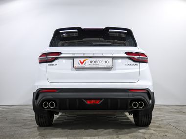 Белый Geely Coolray 2023 года | VIN 439220