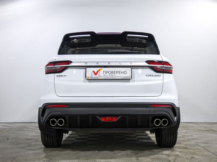 Белый Geely Coolray 2023 года | VIN 439220