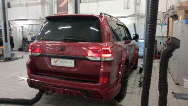 Toyota Land Cruiser 2010 года, 295 690 км - вид 3