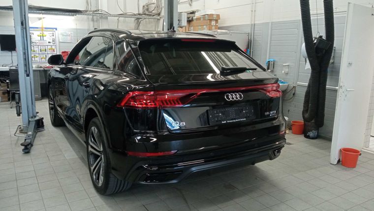 Audi Q8 2023 года, 8 039 км - вид 3