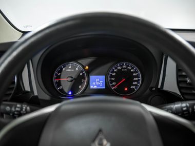 Mitsubishi Outlander 2017 года, 167 836 км - вид 7