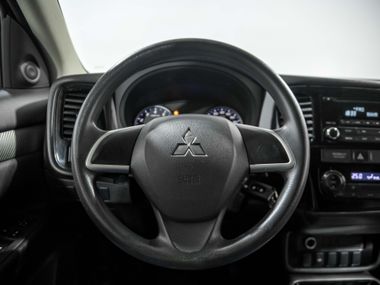 Mitsubishi Outlander 2017 года, 167 836 км - вид 9