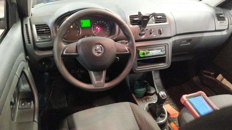 Skoda Fabia 2014 года, 77 341 км - вид 5