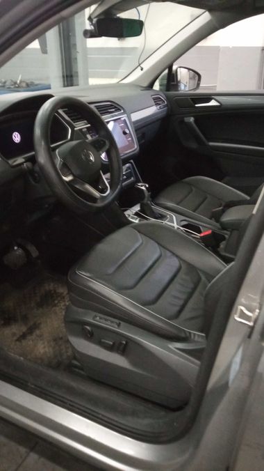 Volkswagen Tiguan 2021 года, 51 468 км - вид 5
