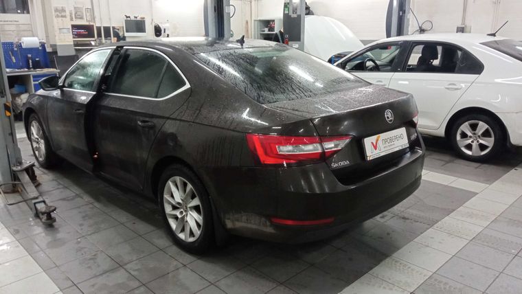 Skoda Superb 2017 года, 88 463 км - вид 4