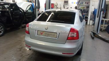 Skoda Octavia 2010 года, 197 700 км - вид 3