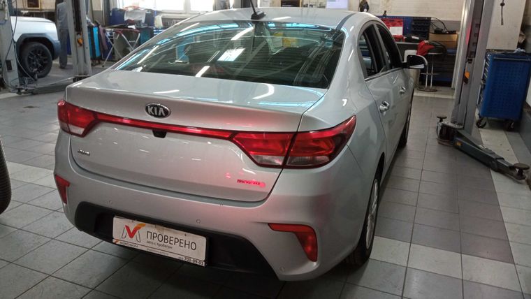 KIA Rio 2020 года, 83 000 км - вид 3