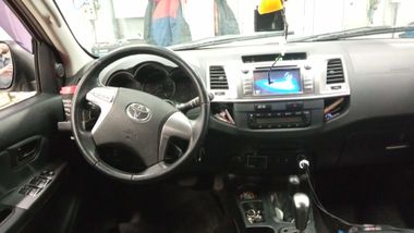 Toyota Hilux 2014 года, 106 120 км - вид 5