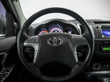 Toyota Hilux 2014 года, 106 120 км - вид 9