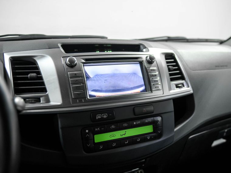 Toyota Hilux 2014 года, 106 120 км - вид 12