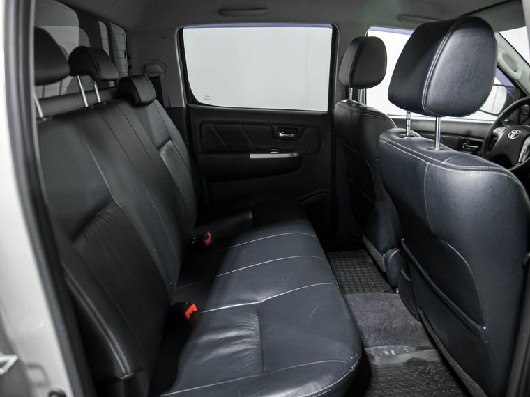 Toyota Hilux 2014 года, 106 120 км - вид 17