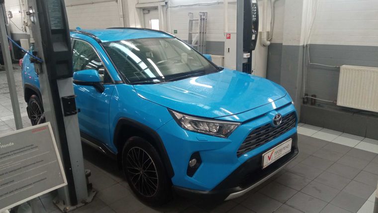 Toyota RAV4 2019 года, 81 750 км - вид 3