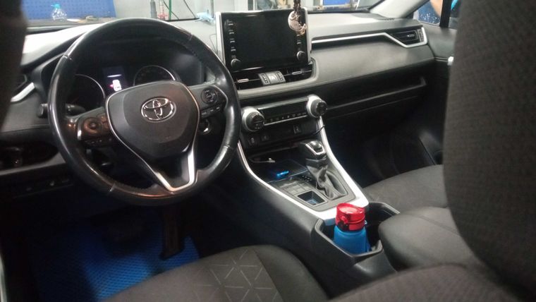 Toyota RAV4 2019 года, 81 750 км - вид 6