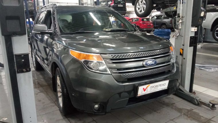 Ford Explorer 2014 года, 137 721 км - вид 3