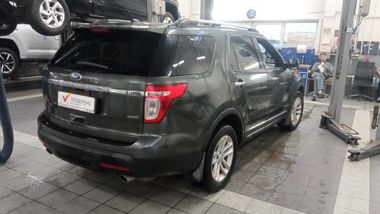 Ford Explorer 2014 года, 137 721 км - вид 4