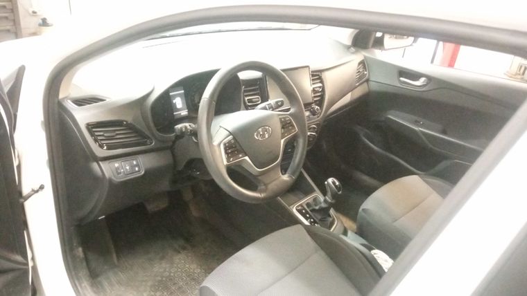 Hyundai Solaris 2021 года, 25 427 км - вид 5