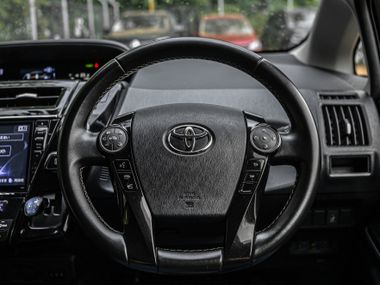 Toyota Prius Alpha 2016 года, 176 943 км - вид 6