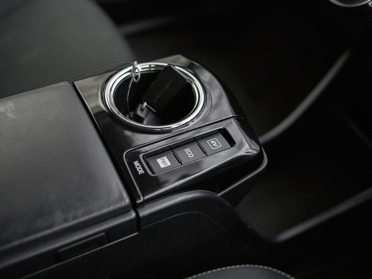 Toyota Prius Alpha 2016 года, 177 000 км - вид 9