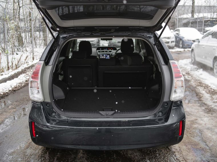 Toyota Prius Alpha 2016 года, 177 000 км - вид 12