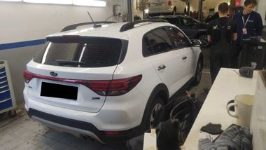 KIA Rio X-Line 2019 года, 42 970 км - вид 3