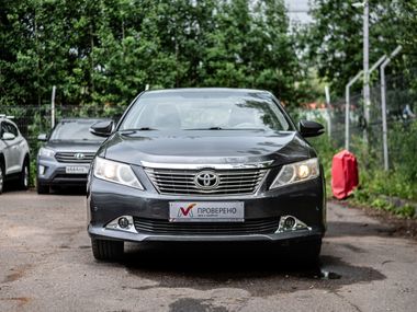 Toyota Camry 2012 года, 193 661 км - вид 3