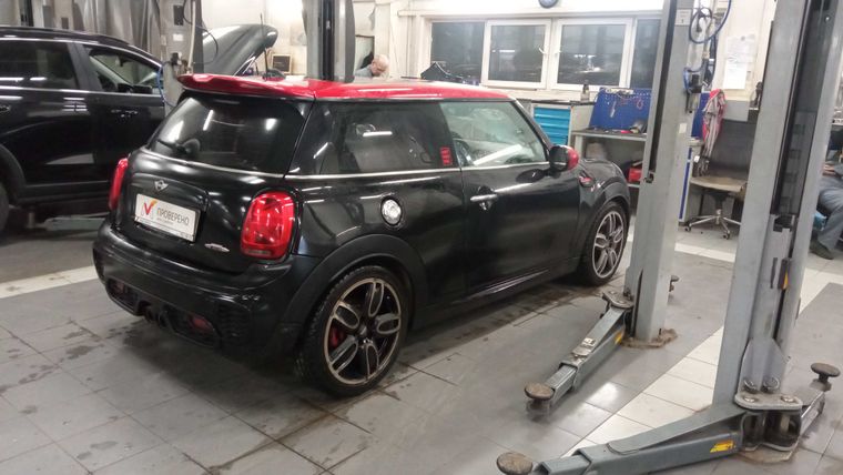 MINI John Cooper Works 2017 года, 145 000 км - вид 3