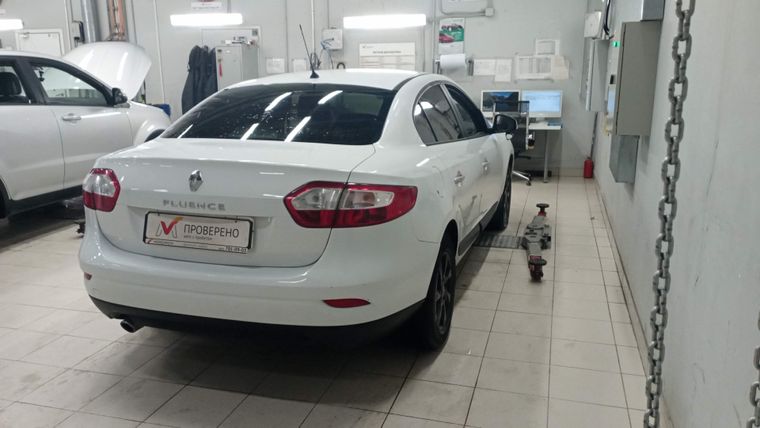 Renault Fluence 2013 года, 161 274 км - вид 4