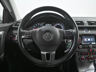 Volkswagen Passat 2013 года, 234 169 км - вид 8