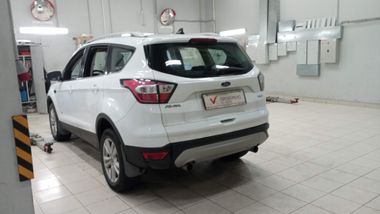 Ford Kuga 2017 года, 63 737 км - вид 4