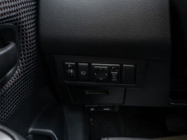 Nissan Tiida 2010 года, 229 000 км - вид 12