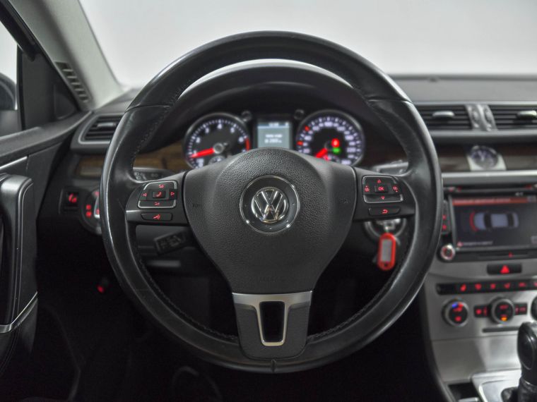 Volkswagen Passat 2012 года, 188 174 км - вид 8