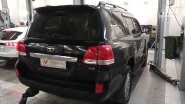 Toyota Land Cruiser 2011 года, 426 171 км - вид 3