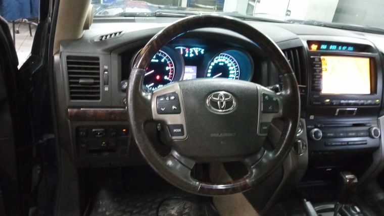 Toyota Land Cruiser 2011 года, 426 171 км - вид 5