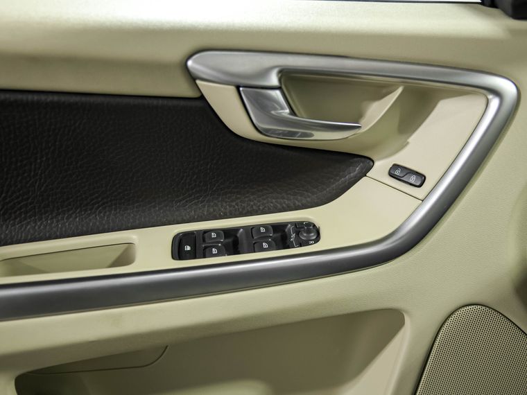 Volvo XC60 2010 года, 231 700 км - вид 11
