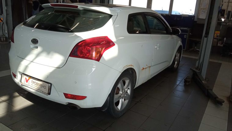 KIA Ceed 2011 года, 182 914 км - вид 3