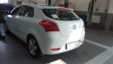 KIA Ceed 2011 года, 182 914 км - вид 4